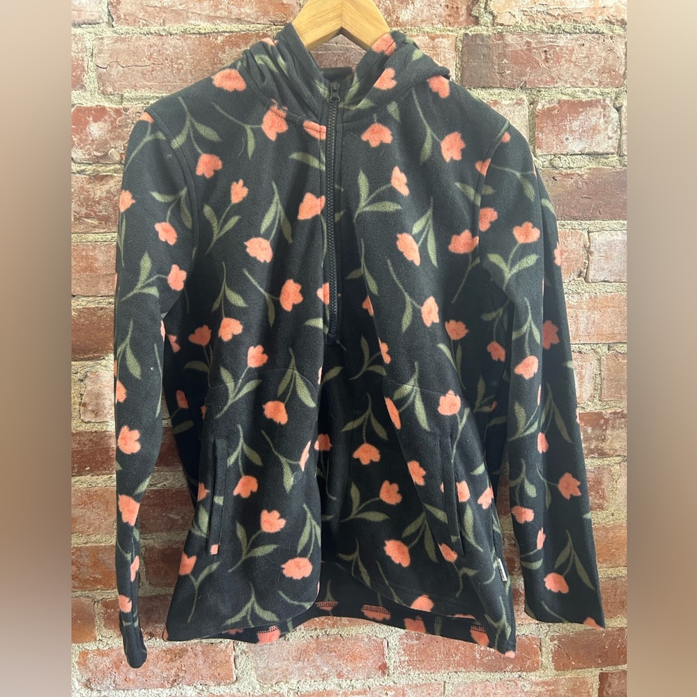 O'Neill Women's Josie Half-Zip Hoodie in a black fleece floral pattern. Small